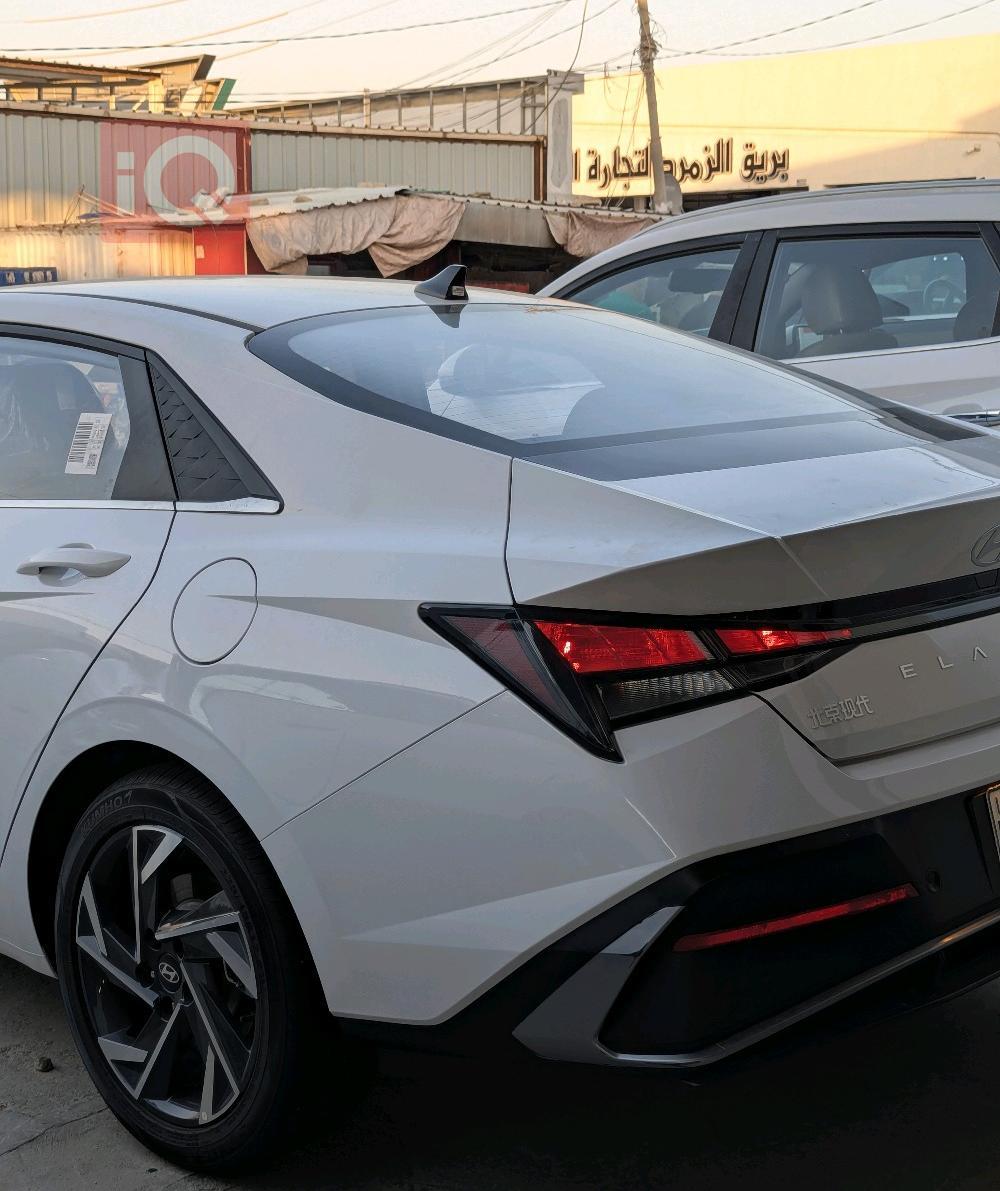 هیوندای ئەلەنترا
